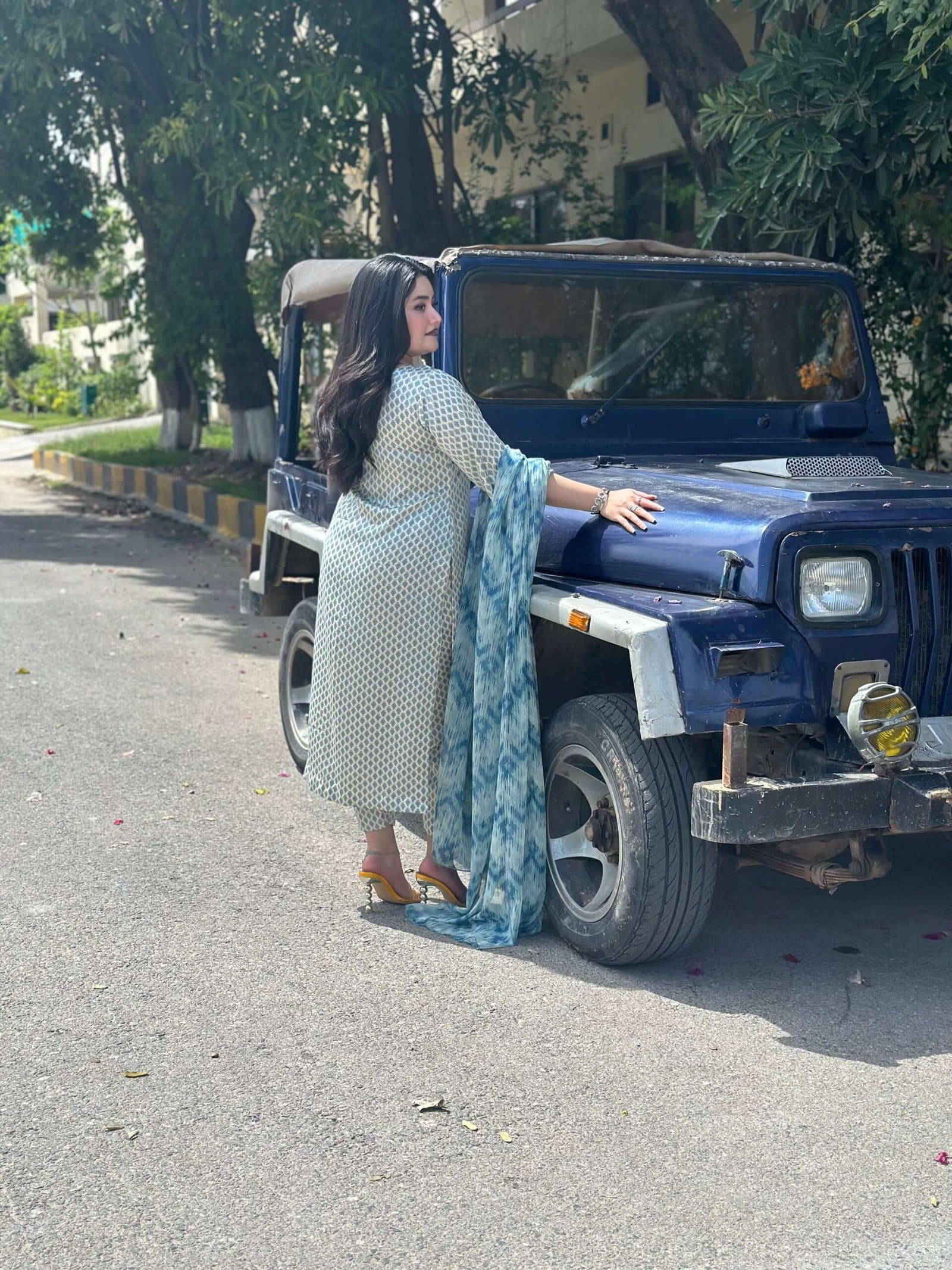 Cream & Blue Bell-Sleeve Silk Suit - Image 3