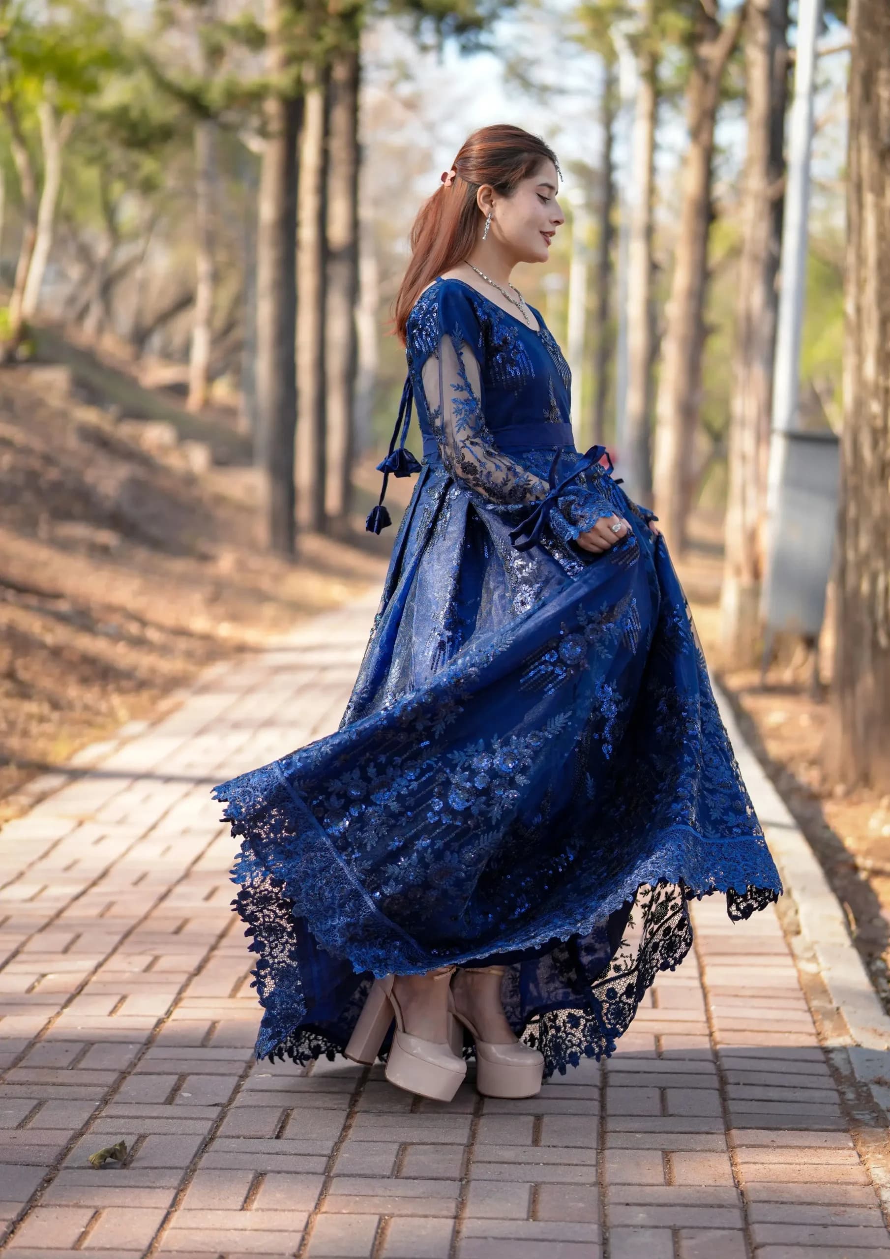 Aaraish Luxury: Royal Sapphire Gown - Image 3